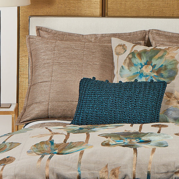 Ribbon Knit Decorative Cushion