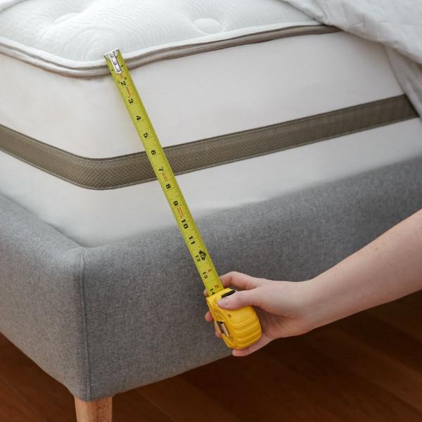 A bed should have clothes that fit. At TOILE we provide the expertise to assure proper fits; duvet inserts that fit duvet covers, bed skirt lengths that go right to the floor, duvets & coverlets that cover the mattress and drop properly to the box spring and last but not least sheets that fit deep mattresses.